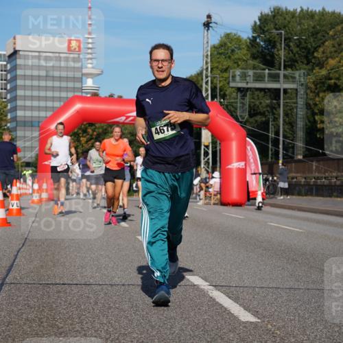 07.09.2025 - BARMER Alsterlauf Yannick Fuchs http://msf.ph/oto/8820718 07.09.2025 09:45:18 Laufen 4675 meine-sportfotos.de