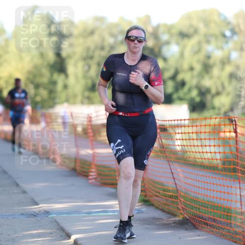 07.09.2025 - 19. Norderstedt Triathlon Michael Strokosch http://msf.ph/oto/8820752 07.09.2025 16:54:43 Laufen 870, 1405, 1443, 1557 meine-sportfotos.de