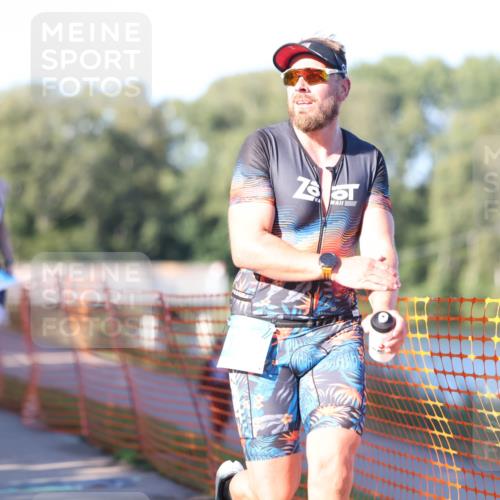 07.09.2025 - 19. Norderstedt Triathlon Michael Strokosch http://msf.ph/oto/8820756 07.09.2025 16:54:50 Laufen 870, 1411, 1443 meine-sportfotos.de