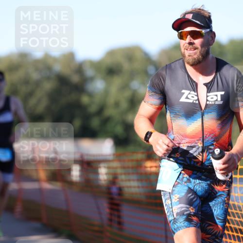 07.09.2025 - 19. Norderstedt Triathlon Michael Strokosch http://msf.ph/oto/8820759 07.09.2025 16:54:50 Laufen 870, 1411, 1443 meine-sportfotos.de