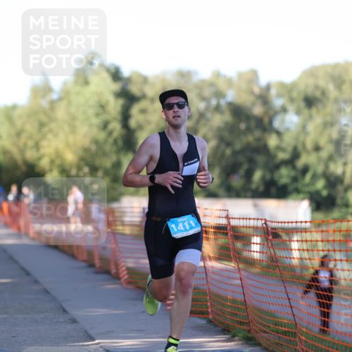07.09.2025 - 19. Norderstedt Triathlon Michael Strokosch http://msf.ph/oto/8820760 07.09.2025 16:54:51 Laufen 870, 1411, 1443 meine-sportfotos.de