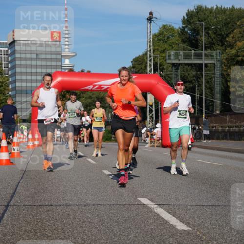 07.09.2025 - BARMER Alsterlauf Yannick Fuchs http://msf.ph/oto/8820763 07.09.2025 09:45:20 Laufen 2894, 2562, 5020, 8254 meine-sportfotos.de
