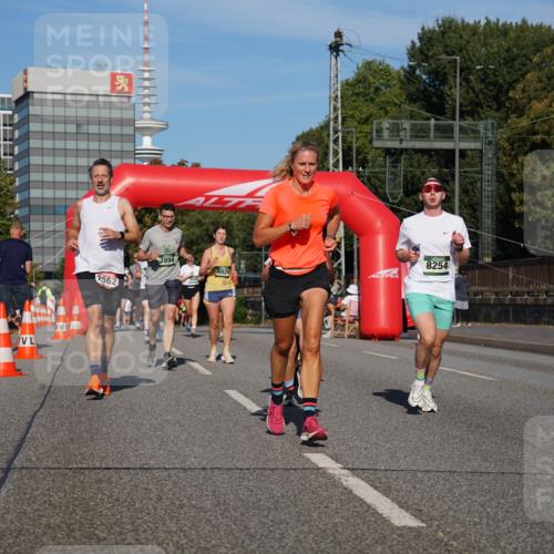07.09.2025 - BARMER Alsterlauf Yannick Fuchs http://msf.ph/oto/8820775 07.09.2025 09:45:20 Laufen 2562, 2894, 8254, 5020 meine-sportfotos.de
