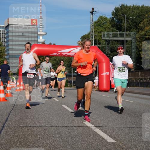 07.09.2025 - BARMER Alsterlauf Yannick Fuchs http://msf.ph/oto/8820780 07.09.2025 09:45:21 Laufen 2562, 2894, 8254, 502 meine-sportfotos.de