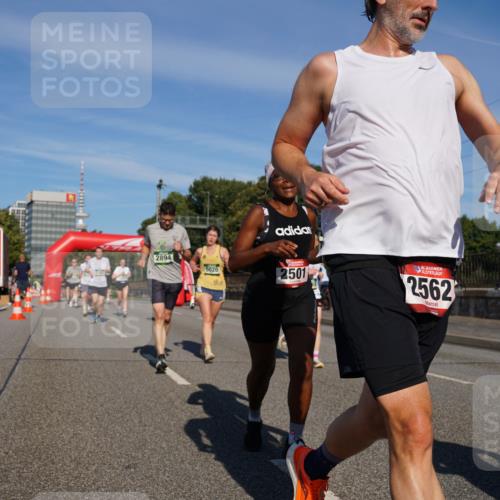 07.09.2025 - BARMER Alsterlauf Yannick Fuchs http://msf.ph/oto/8820828 07.09.2025 09:45:24 Laufen 2894, 5020, 2501, 36, 2562 meine-sportfotos.de