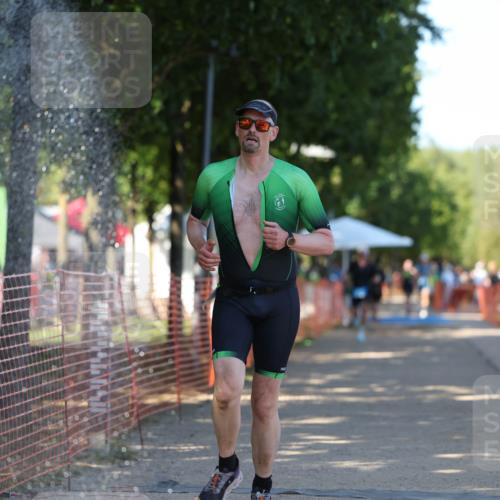 07.09.2025 - 19. Norderstedt Triathlon Michael Strokosch http://msf.ph/oto/8820871 07.09.2025 15:52:17 Laufen 440, 463, 1494 meine-sportfotos.de