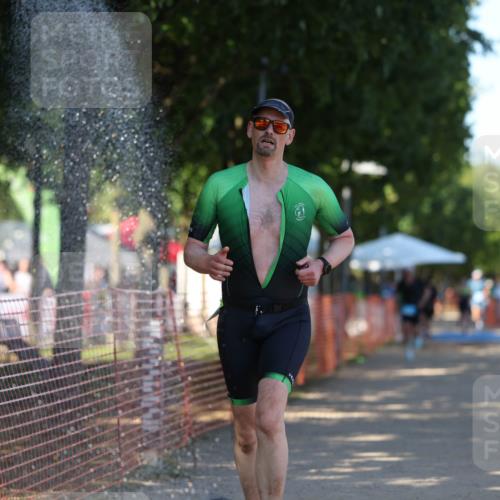 07.09.2025 - 19. Norderstedt Triathlon Michael Strokosch http://msf.ph/oto/8820876 07.09.2025 15:52:18 Laufen 440, 463, 1494 meine-sportfotos.de