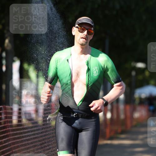 07.09.2025 - 19. Norderstedt Triathlon Michael Strokosch http://msf.ph/oto/8820890 07.09.2025 15:52:19 Laufen 440, 463, 1494 meine-sportfotos.de