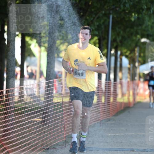 07.09.2025 - 19. Norderstedt Triathlon Michael Strokosch http://msf.ph/oto/8820920 07.09.2025 16:58:52 Laufen 945 meine-sportfotos.de