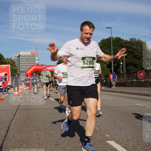 07.09.2025 - BARMER Alsterlauf Yannick Fuchs http://msf.ph/oto/8820930 07.09.2025 09:45:28 Laufen 4257, 454, 5205, 4604 meine-sportfotos.de