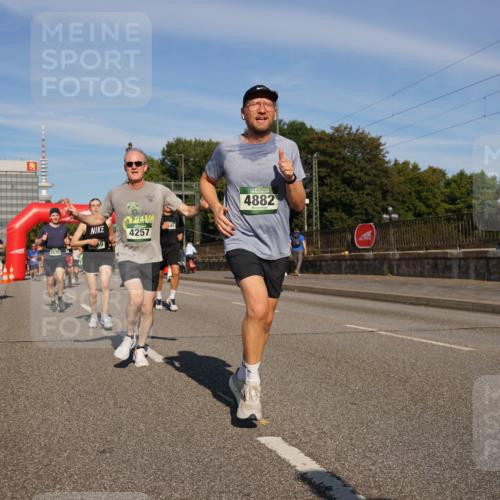 07.09.2025 - BARMER Alsterlauf Yannick Fuchs http://msf.ph/oto/8820953 07.09.2025 09:45:30 Laufen 6530, 4257, 40, 4882 meine-sportfotos.de