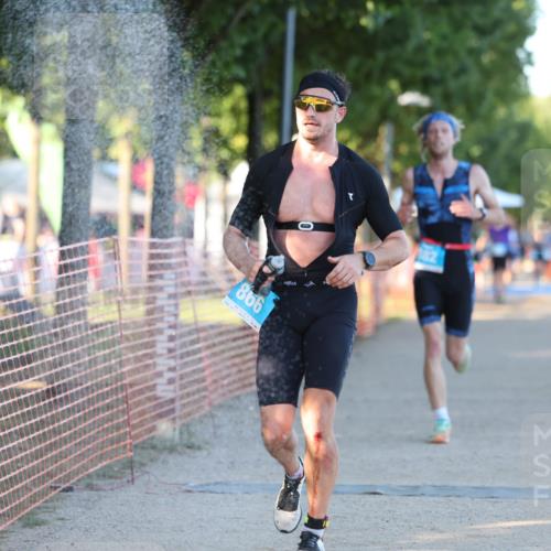 07.09.2025 - 19. Norderstedt Triathlon Michael Strokosch http://msf.ph/oto/8820973 07.09.2025 16:59:05 Laufen 401, 866, 926, 1413 meine-sportfotos.de