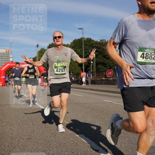 07.09.2025 - BARMER Alsterlauf Yannick Fuchs http://msf.ph/oto/8820974 07.09.2025 09:45:31 Laufen 4955, 8530, 19, 36, 4882, 869, 4257 meine-sportfotos.de