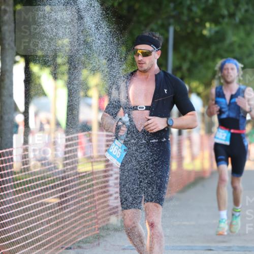 07.09.2025 - 19. Norderstedt Triathlon Michael Strokosch http://msf.ph/oto/8820978 07.09.2025 16:59:06 Laufen 401, 866, 1413 meine-sportfotos.de