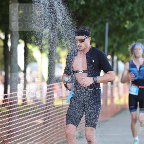 07.09.2025 - 19. Norderstedt Triathlon Michael Strokosch http://msf.ph/oto/8820981 07.09.2025 16:59:06 Laufen 401, 866, 1413 meine-sportfotos.de