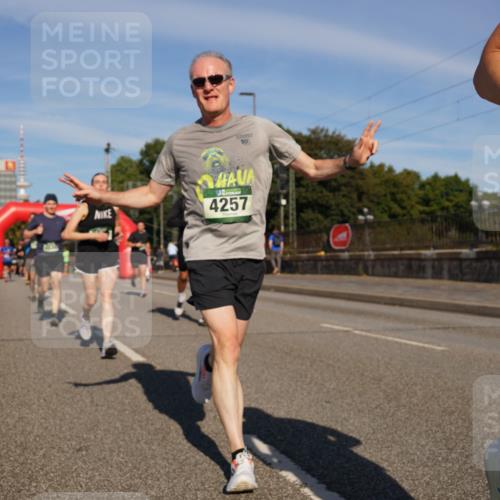 07.09.2025 - BARMER Alsterlauf Yannick Fuchs http://msf.ph/oto/8820985 07.09.2025 09:45:31 Laufen 10, 4257 meine-sportfotos.de