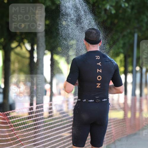07.09.2025 - 19. Norderstedt Triathlon Michael Strokosch http://msf.ph/oto/8820989 07.09.2025 16:59:07 Laufen 401, 866, 1413 meine-sportfotos.de