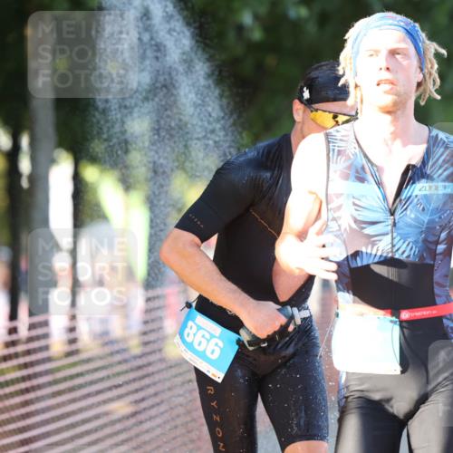 07.09.2025 - 19. Norderstedt Triathlon Michael Strokosch http://msf.ph/oto/8820998 07.09.2025 16:59:08 Laufen 401, 866, 1413 meine-sportfotos.de