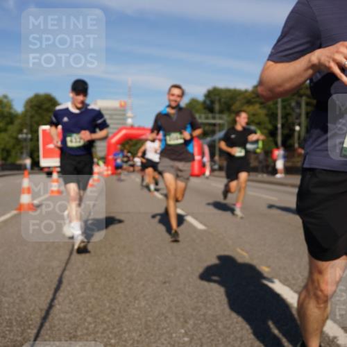 07.09.2025 - BARMER Alsterlauf Yannick Fuchs http://msf.ph/oto/8821025 07.09.2025 09:45:34 Laufen 5530 meine-sportfotos.de