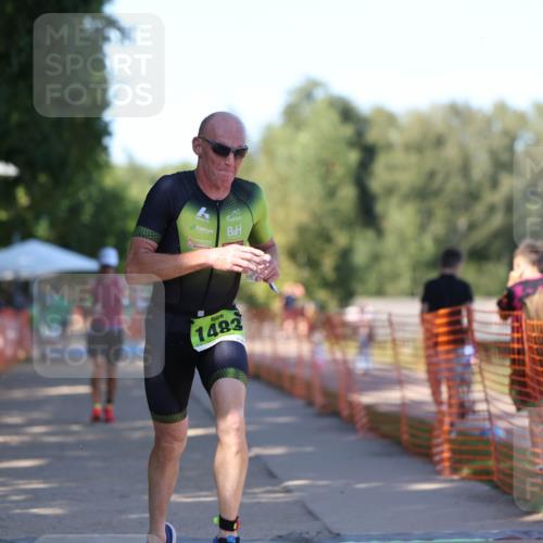 07.09.2025 - 19. Norderstedt Triathlon Michael Strokosch http://msf.ph/oto/8821045 07.09.2025 15:53:57 Laufen 464, 1483 meine-sportfotos.de
