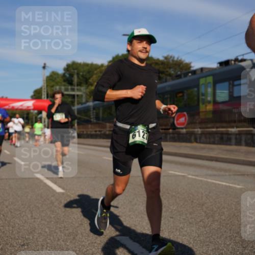 07.09.2025 - BARMER Alsterlauf Yannick Fuchs http://msf.ph/oto/8821119 07.09.2025 09:45:37 Laufen 6127 meine-sportfotos.de