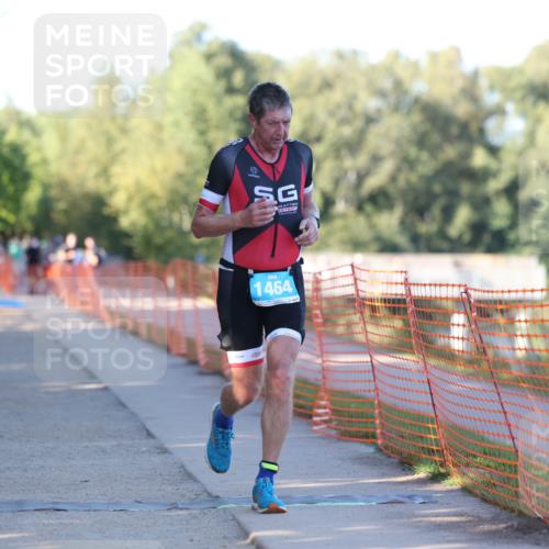 07.09.2025 - 19. Norderstedt Triathlon Michael Strokosch http://msf.ph/oto/8821147 07.09.2025 17:00:07 Laufen 412, 1423, 1464 meine-sportfotos.de