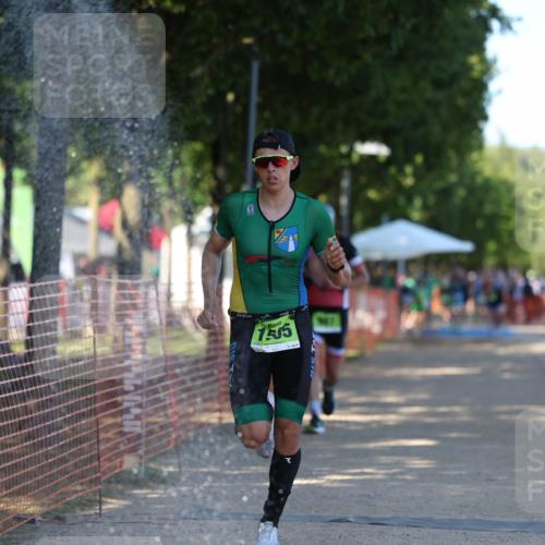 07.09.2025 - 19. Norderstedt Triathlon Michael Strokosch http://msf.ph/oto/8821215 07.09.2025 15:55:04 Laufen 387 meine-sportfotos.de