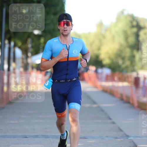 07.09.2025 - 19. Norderstedt Triathlon Michael Strokosch http://msf.ph/oto/8821278 07.09.2025 17:00:56 Laufen 883, 889, 918 meine-sportfotos.de