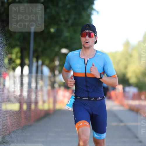 07.09.2025 - 19. Norderstedt Triathlon Michael Strokosch http://msf.ph/oto/8821280 07.09.2025 17:00:56 Laufen 883, 889, 918 meine-sportfotos.de