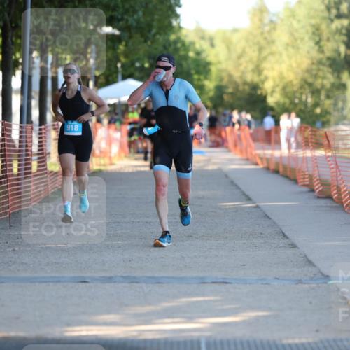07.09.2025 - 19. Norderstedt Triathlon Michael Strokosch http://msf.ph/oto/8821295 07.09.2025 17:01:01 Laufen 883, 918 meine-sportfotos.de