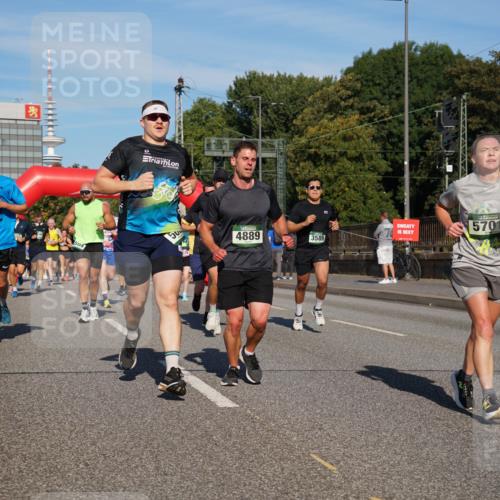 07.09.2025 - BARMER Alsterlauf Yannick Fuchs http://msf.ph/oto/8821322 07.09.2025 09:45:52 Laufen 574, 4889, 3589, 5701, 10 meine-sportfotos.de