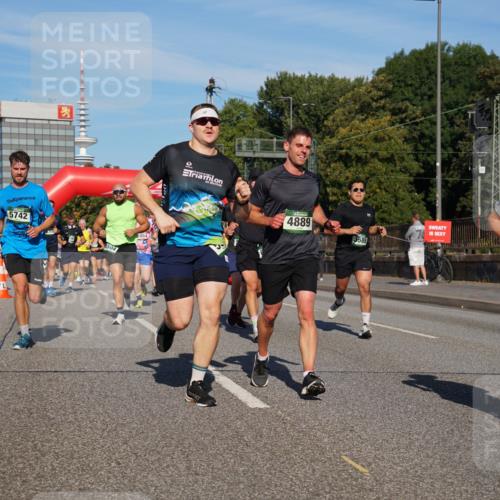 07.09.2025 - BARMER Alsterlauf Yannick Fuchs http://msf.ph/oto/8821326 07.09.2025 09:45:52 Laufen 5742, 504, 2454, 4889, 3589, 5701, 10 meine-sportfotos.de