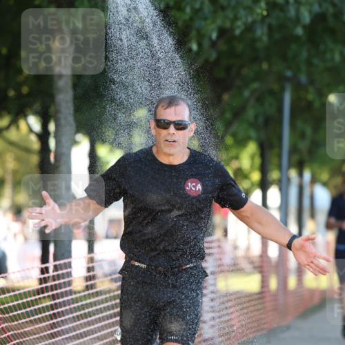 07.09.2025 - 19. Norderstedt Triathlon Michael Strokosch http://msf.ph/oto/8821334 07.09.2025 17:01:13 Laufen 1435, 1448 meine-sportfotos.de