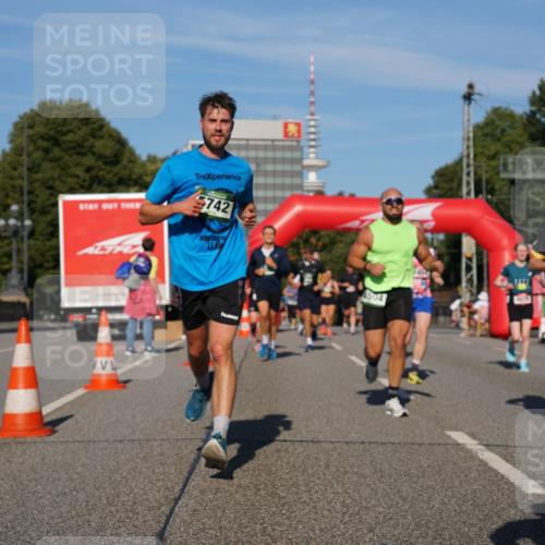 07.09.2025 - BARMER Alsterlauf Yannick Fuchs http://msf.ph/oto/8821344 07.09.2025 09:45:53 Laufen 742, 5686, 4504 meine-sportfotos.de