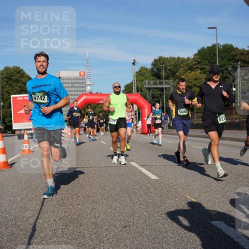 07.09.2025 - BARMER Alsterlauf Yannick Fuchs http://msf.ph/oto/8821354 07.09.2025 09:45:54 Laufen 5742, 504, 454, 5686, 823, 3589 meine-sportfotos.de
