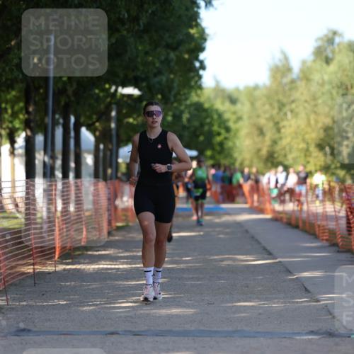 07.09.2025 - 19. Norderstedt Triathlon Michael Strokosch http://msf.ph/oto/8821359 07.09.2025 15:55:34 Laufen 458, 1453 meine-sportfotos.de