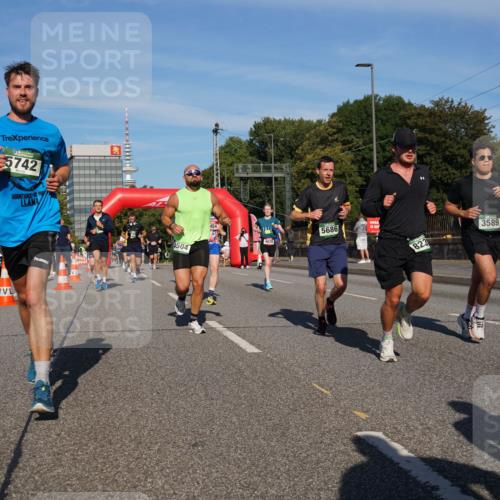07.09.2025 - BARMER Alsterlauf Yannick Fuchs http://msf.ph/oto/8821367 07.09.2025 09:45:54 Laufen 5742, 4504, 5686, 823, 3589 meine-sportfotos.de