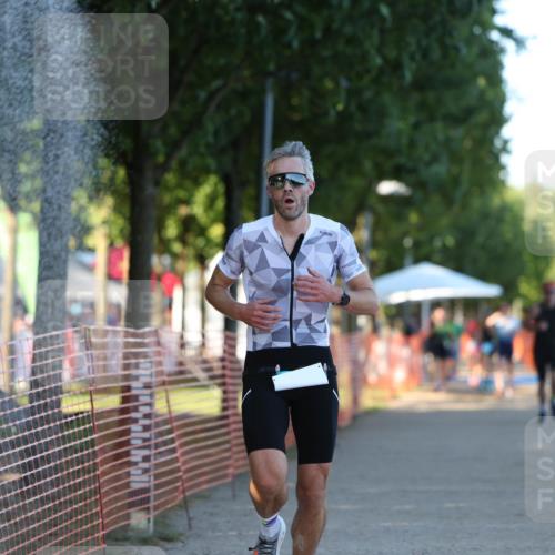 07.09.2025 - 19. Norderstedt Triathlon Michael Strokosch http://msf.ph/oto/8821379 07.09.2025 17:01:26 Laufen  meine-sportfotos.de