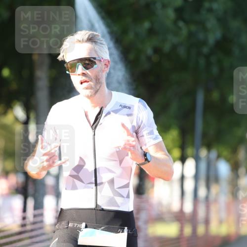 07.09.2025 - 19. Norderstedt Triathlon Michael Strokosch http://msf.ph/oto/8821394 07.09.2025 17:01:28 Laufen 886 meine-sportfotos.de