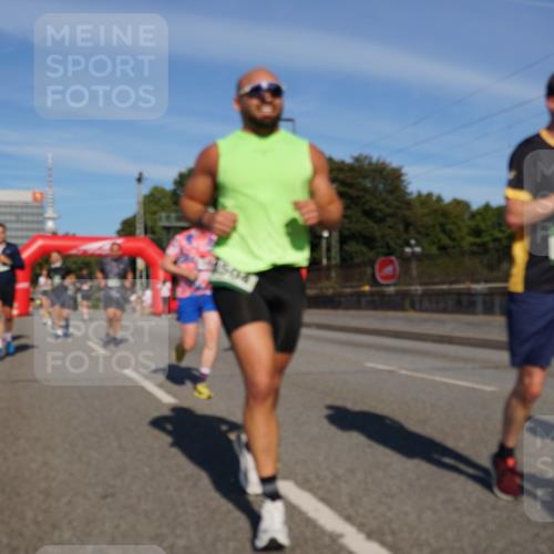 07.09.2025 - BARMER Alsterlauf Yannick Fuchs http://msf.ph/oto/8821405 07.09.2025 09:45:56 Laufen 504, 5606 meine-sportfotos.de