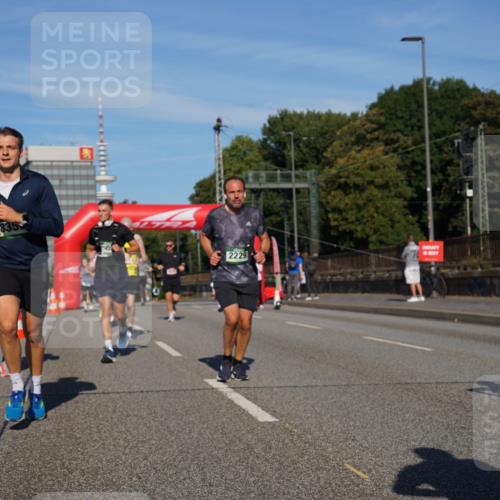 07.09.2025 - BARMER Alsterlauf Yannick Fuchs http://msf.ph/oto/8821436 07.09.2025 09:45:57 Laufen 2229 meine-sportfotos.de