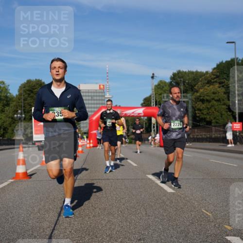 07.09.2025 - BARMER Alsterlauf Yannick Fuchs http://msf.ph/oto/8821455 07.09.2025 09:45:58 Laufen 335, 2229 meine-sportfotos.de