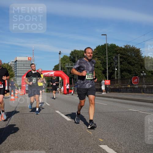 07.09.2025 - BARMER Alsterlauf Yannick Fuchs http://msf.ph/oto/8821482 07.09.2025 09:45:58 Laufen 50, 2028, 2229 meine-sportfotos.de