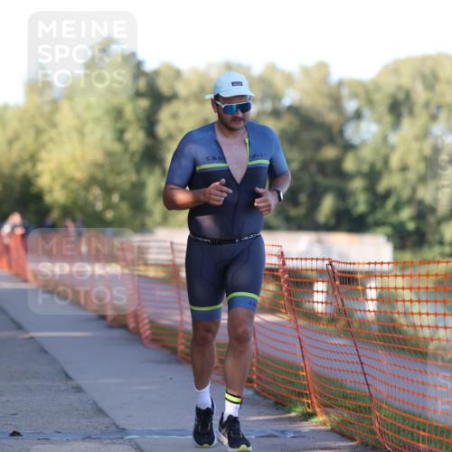 07.09.2025 - 19. Norderstedt Triathlon Michael Strokosch http://msf.ph/oto/8821518 07.09.2025 17:02:28 Laufen 878, 1086, 1476 meine-sportfotos.de