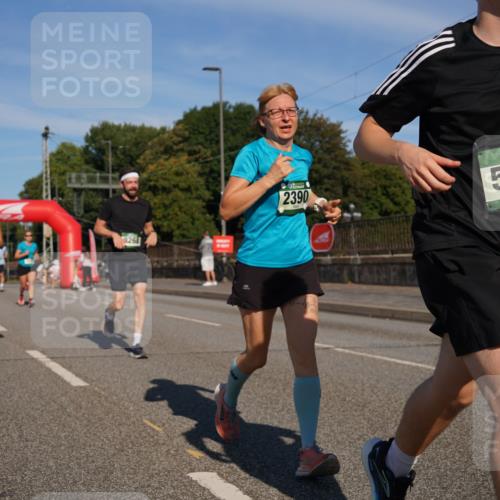 07.09.2025 - BARMER Alsterlauf Yannick Fuchs http://msf.ph/oto/8821708 07.09.2025 09:46:09 Laufen 9268, 4834, 3421, 2390, 36, 5164 meine-sportfotos.de