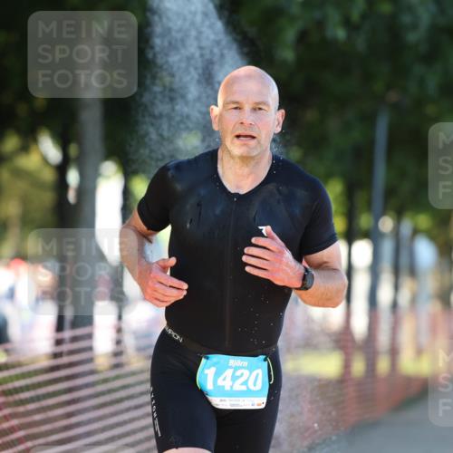 07.09.2025 - 19. Norderstedt Triathlon Michael Strokosch http://msf.ph/oto/8821733 07.09.2025 17:04:16 Laufen 1420 meine-sportfotos.de