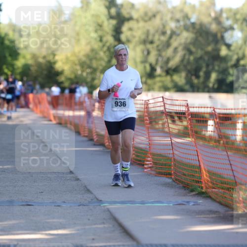 07.09.2025 - 19. Norderstedt Triathlon Michael Strokosch http://msf.ph/oto/8821773 07.09.2025 17:05:01 Laufen 378, 936, 941 meine-sportfotos.de