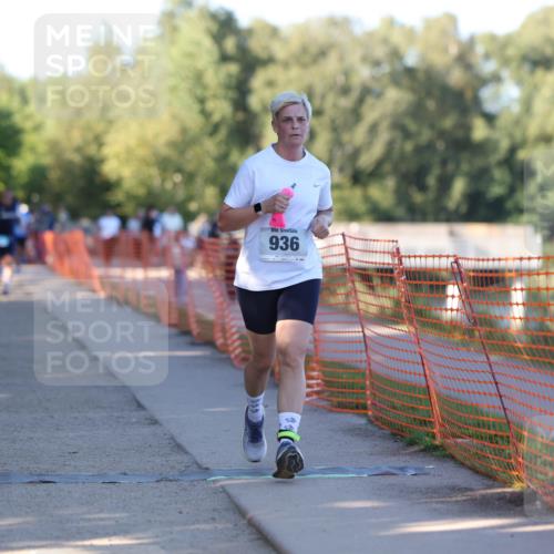 07.09.2025 - 19. Norderstedt Triathlon Michael Strokosch http://msf.ph/oto/8821783 07.09.2025 17:05:02 Laufen 378, 936, 941 meine-sportfotos.de
