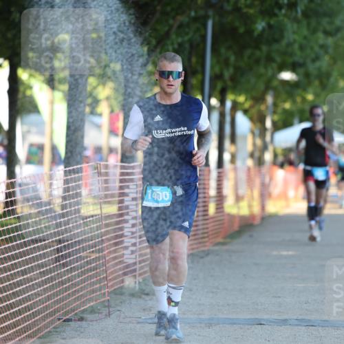07.09.2025 - 19. Norderstedt Triathlon Michael Strokosch http://msf.ph/oto/8821812 07.09.2025 17:05:15 Laufen 1400 meine-sportfotos.de