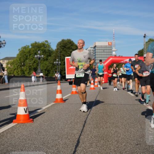 07.09.2025 - BARMER Alsterlauf Yannick Fuchs http://msf.ph/oto/8821813 07.09.2025 09:46:14 Laufen 2673, 5415, 3219 meine-sportfotos.de